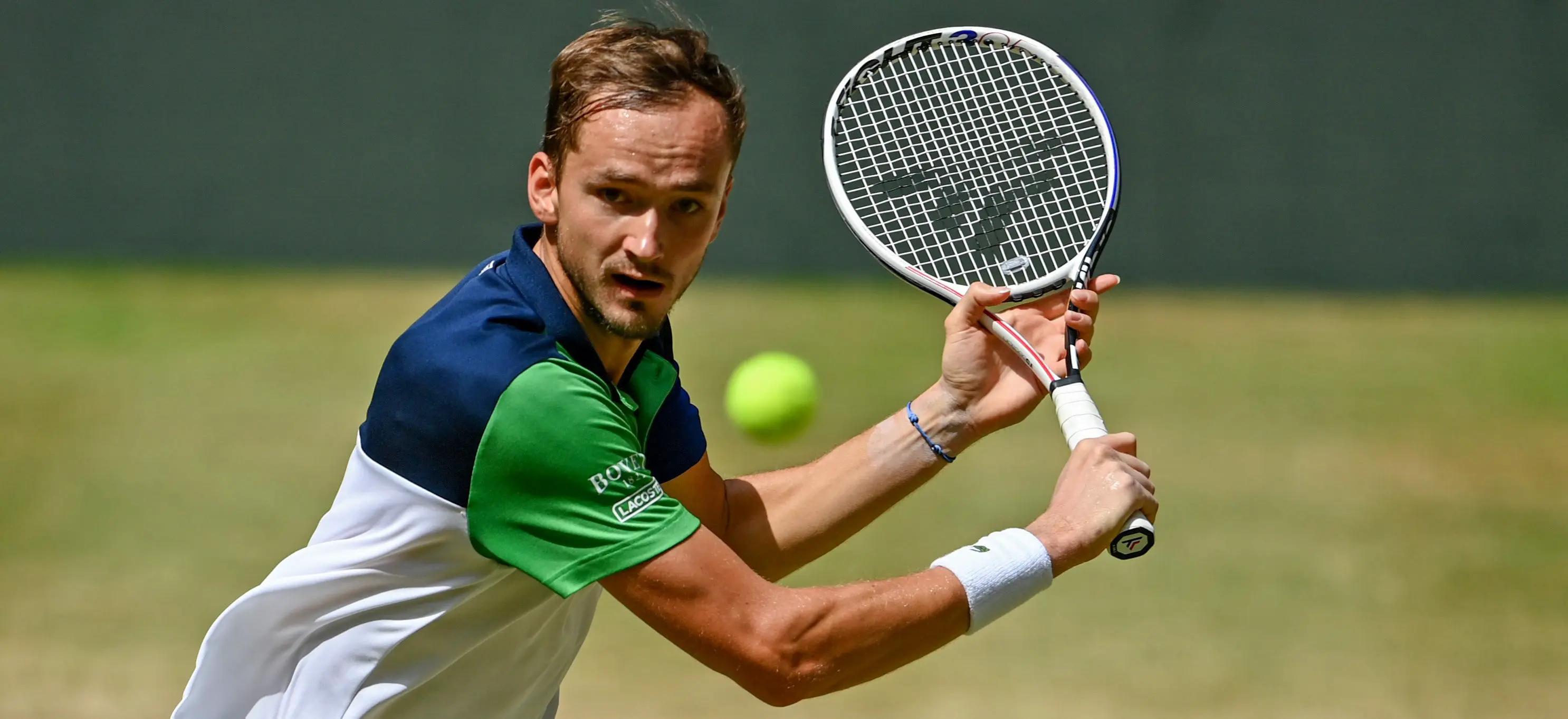 Даниил Медведев – Адриан Маннарино: прогноз на 1/8 финала турнира ATP в Хертогенбосе