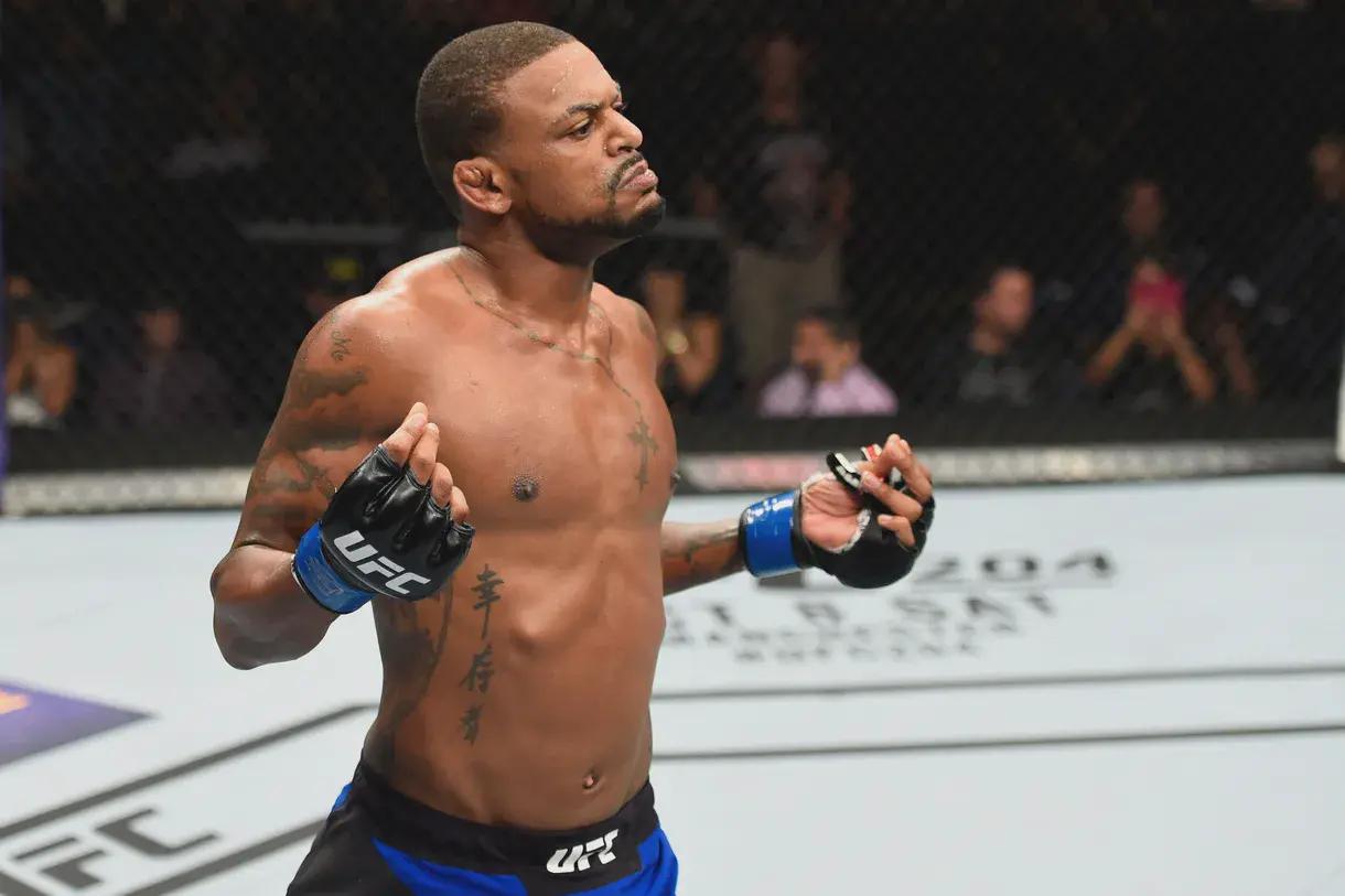 Майкл Джонсон – Даниэль Зельхубер: прогноз на бой UFC 318